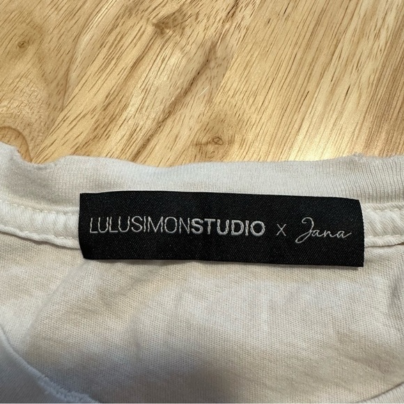 Lulusimonstudios X Jana Kramer “dare to begin” white distressed tee shirt - Picture 9 of 9